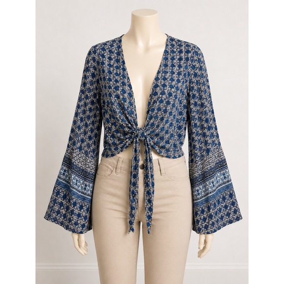 Forever 21 Tops - Forever 21 Blue White Medallion Print Tie Front Crop Top Bell Sleeve Boho Small